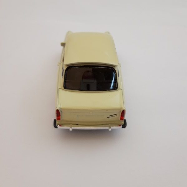 Modellfahrzeug Trabant 601 beige / hellblau.